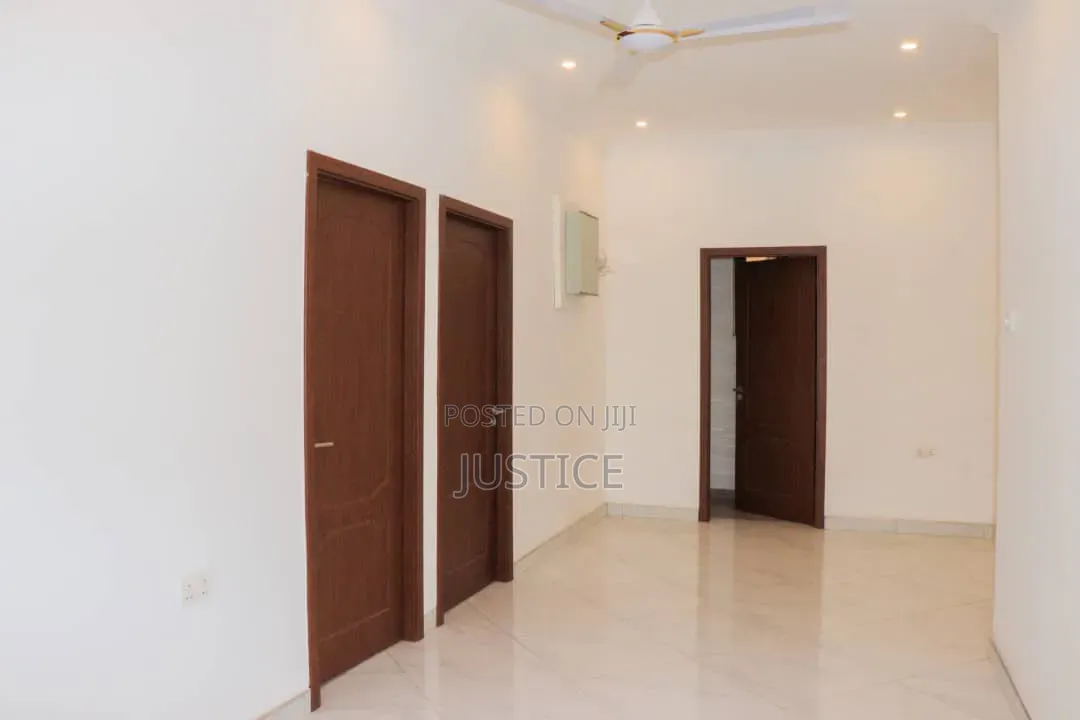 4bdrm House in Comm 26 Borteyman, Community 25 for sale