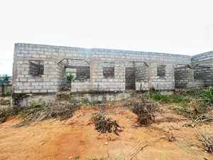 7bdrm Apartment in Amasaman for sale