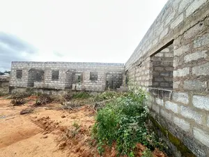 7bdrm Apartment in Amasaman for sale