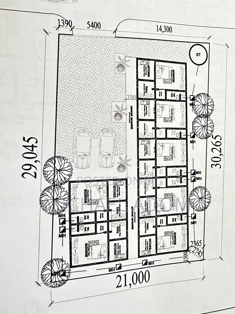 7bdrm Apartment in Amasaman for sale