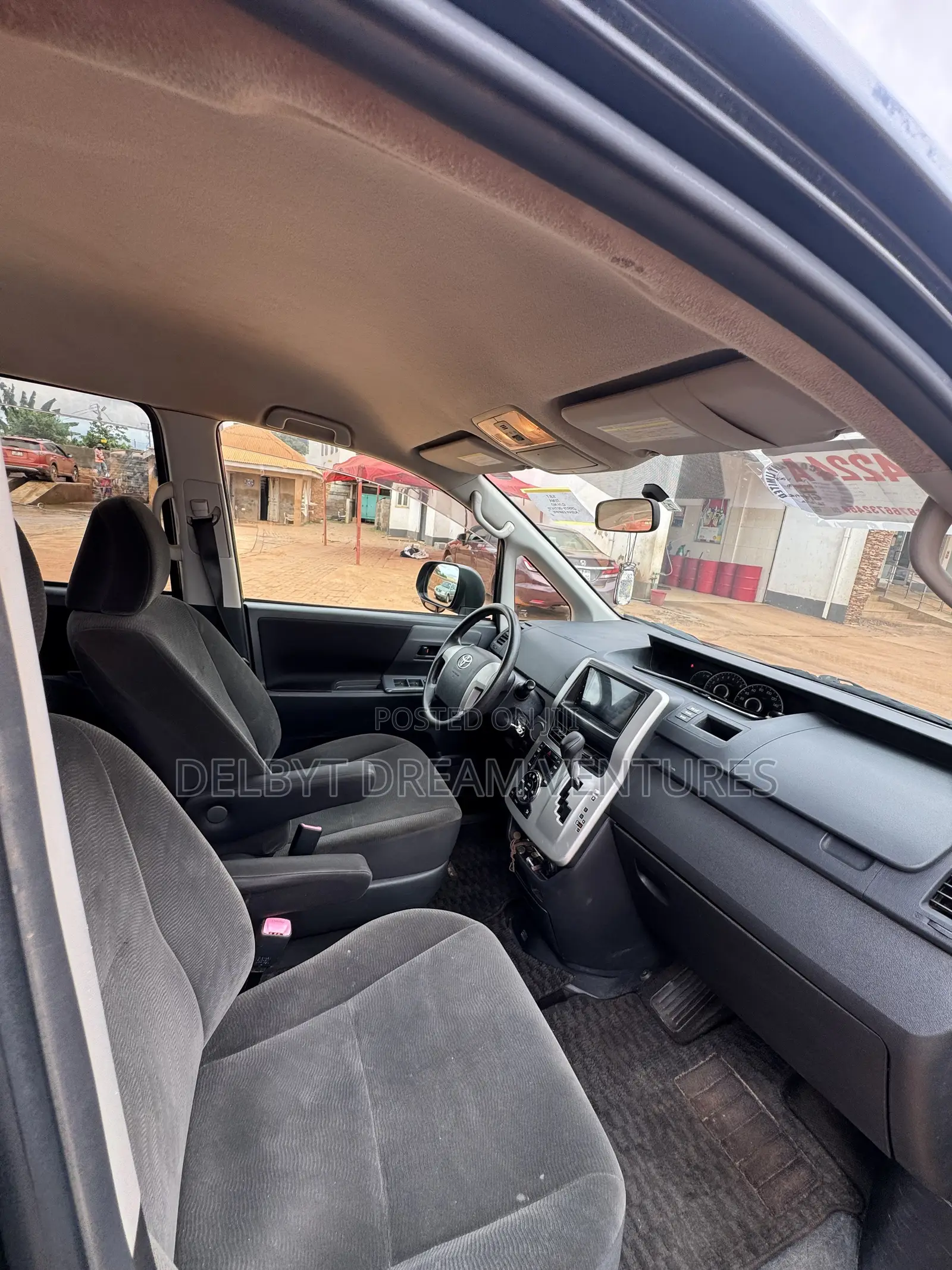 Toyota Voxy V 4WD 7-Seater 2010 Black