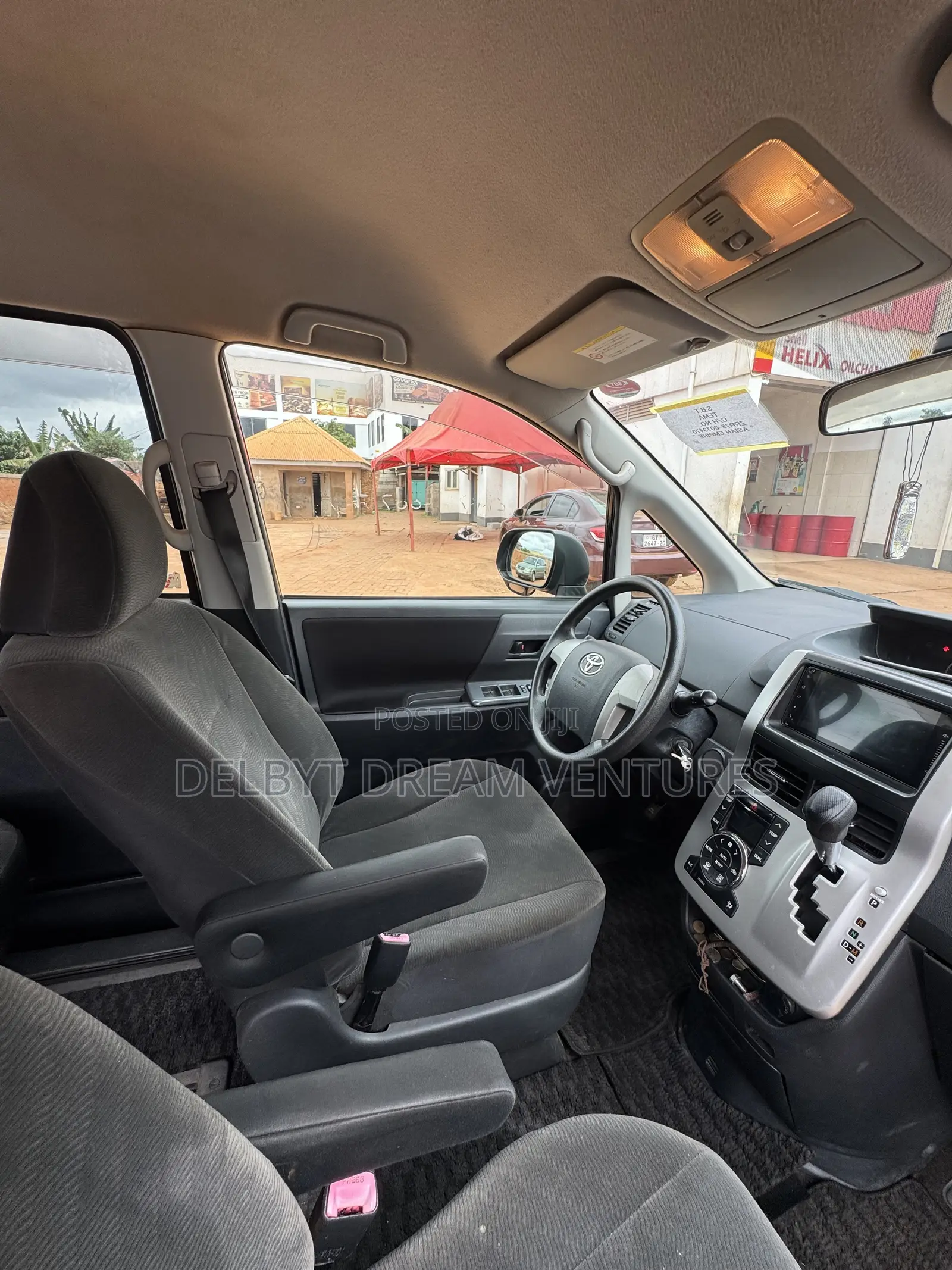 Toyota Voxy V 4WD 7-Seater 2010 Black