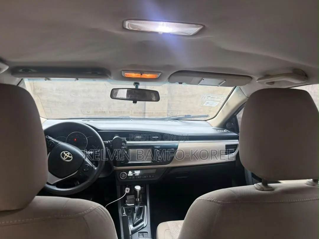 Toyota Corolla L 4dr Sedan (1.8L 4cyl 4A) 2015 Gray