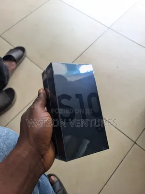 New Samsung Galaxy S10e 128 GB Blue