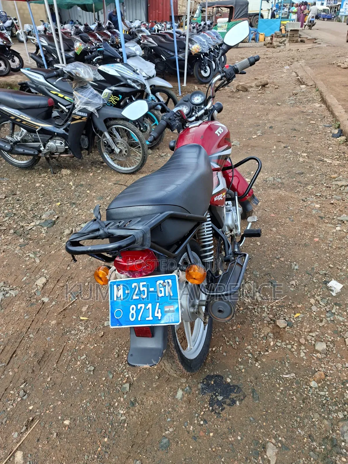 TVS HLX 125 2024 Red