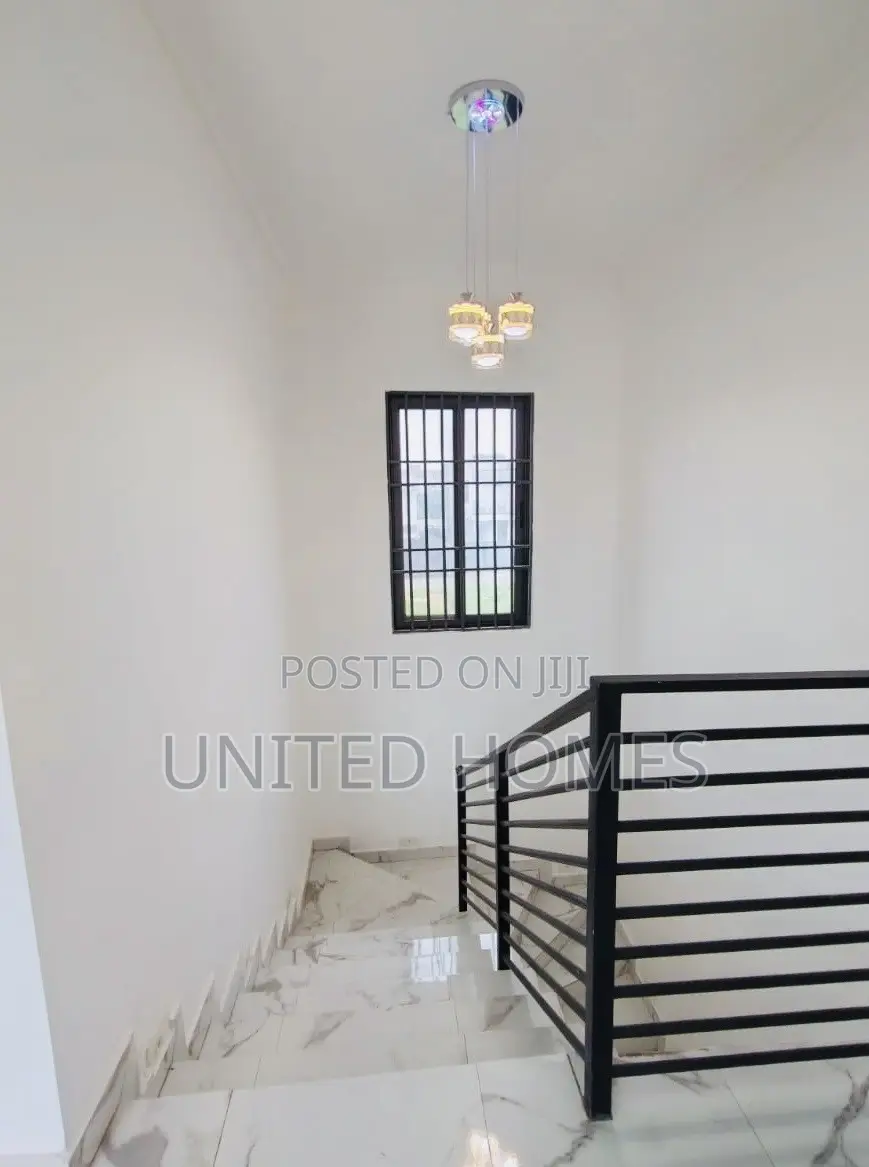 5bdrm House in Teshie for rent