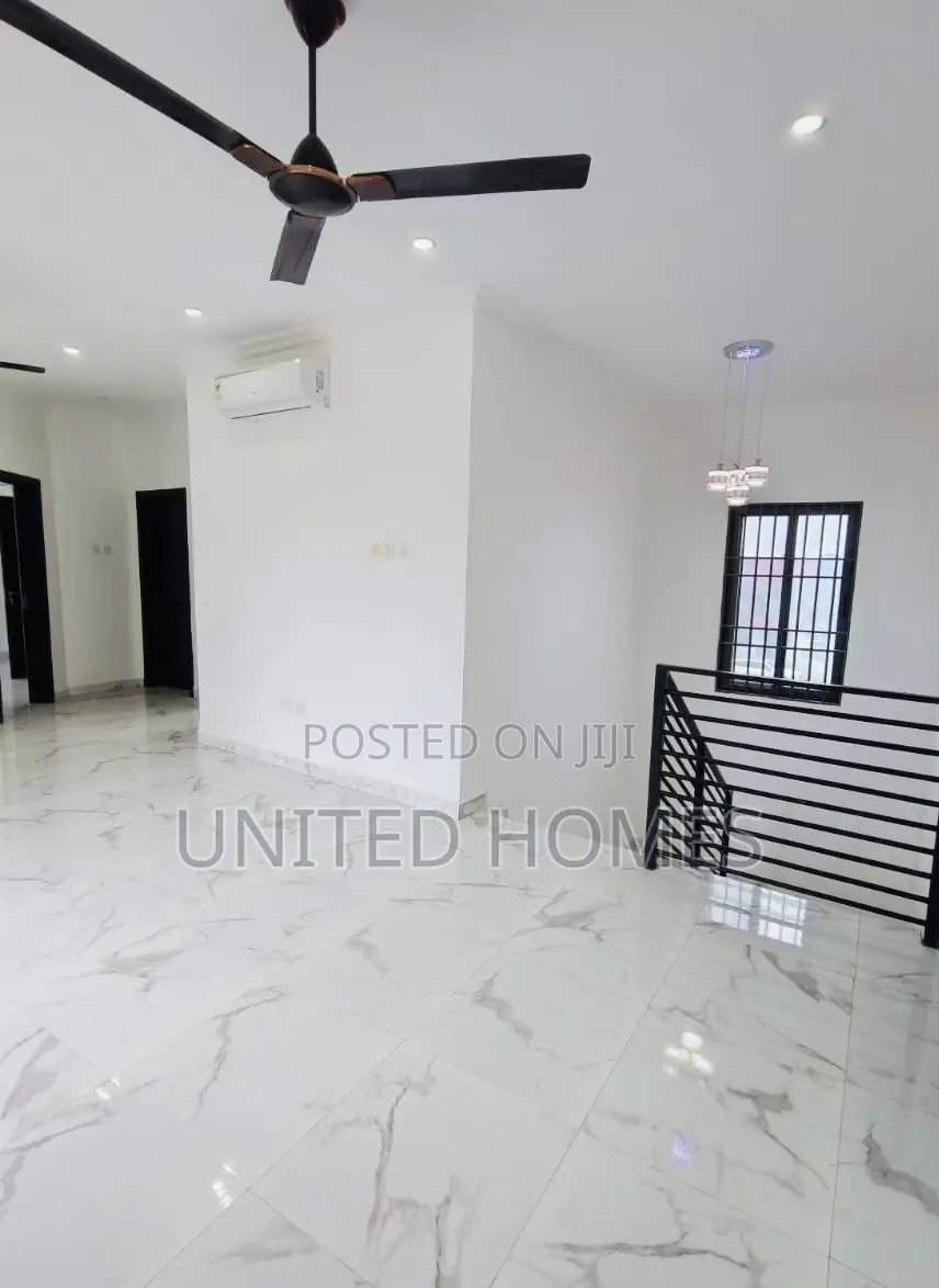 5bdrm House in Teshie for rent