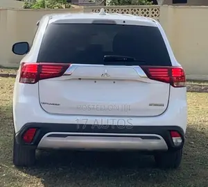 Mitsubishi Outlander 2019 White