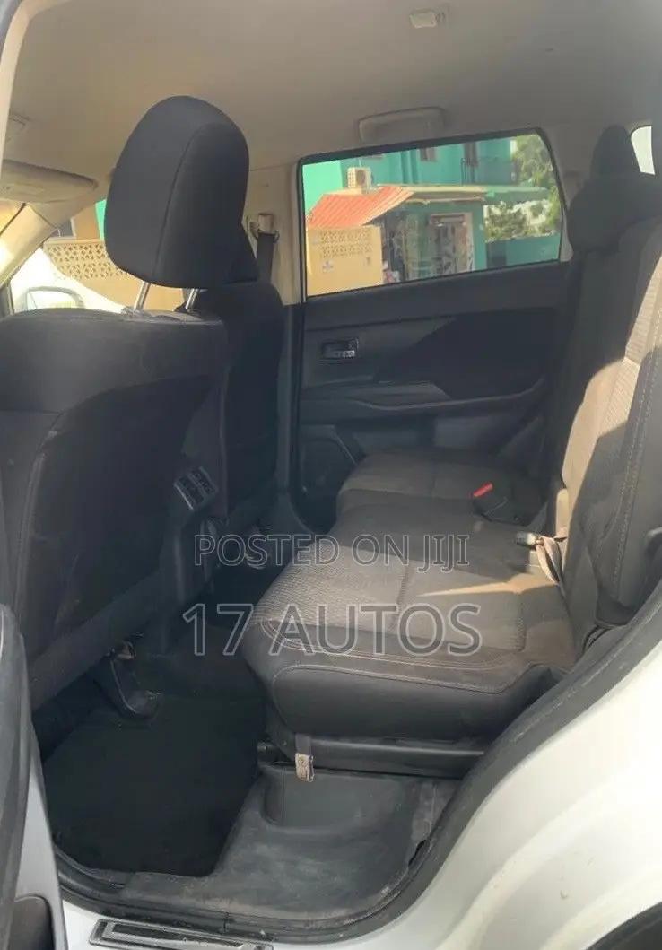 Mitsubishi Outlander 2019 White
