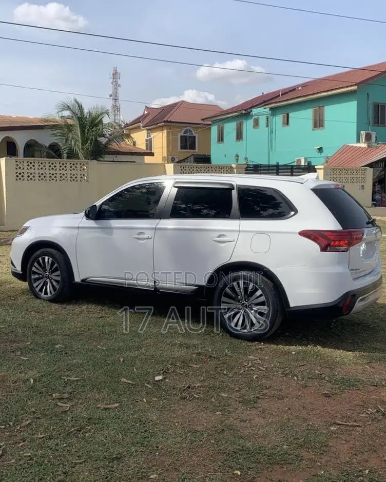 Mitsubishi Outlander 2019 White