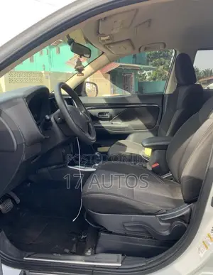 Mitsubishi Outlander 2019 White