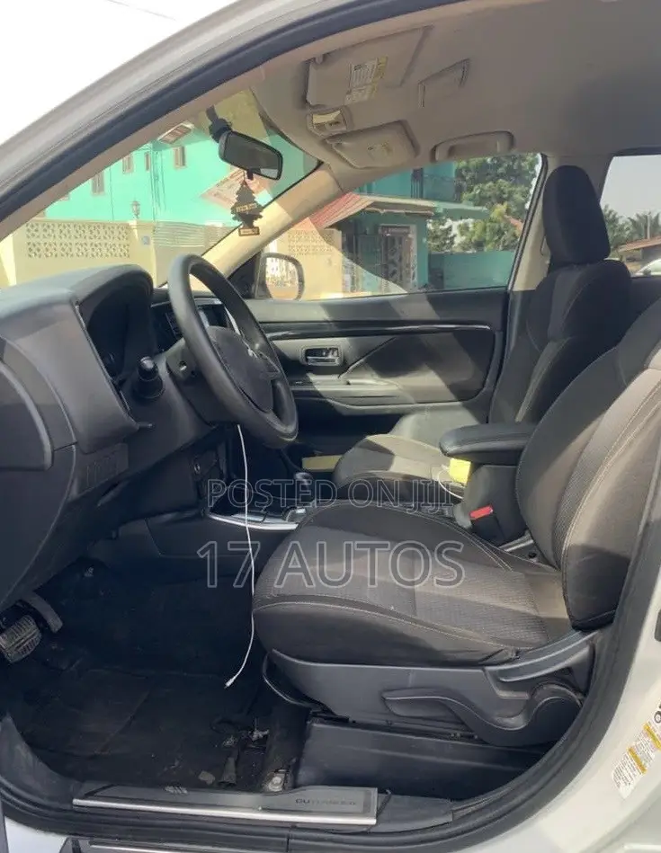 Mitsubishi Outlander 2019 White