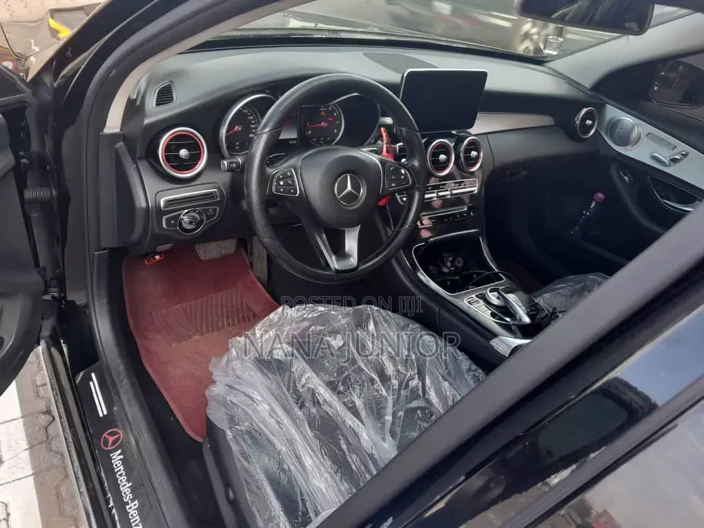 Mercedes-Benz C300 2016 Black