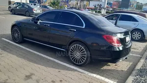Mercedes-Benz C300 2016 Black
