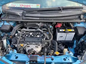 Toyota Vitz 1.5 FWD 5dr 2015 Blue