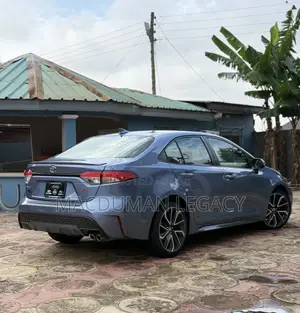 Toyota Corolla SE 2020 Blue