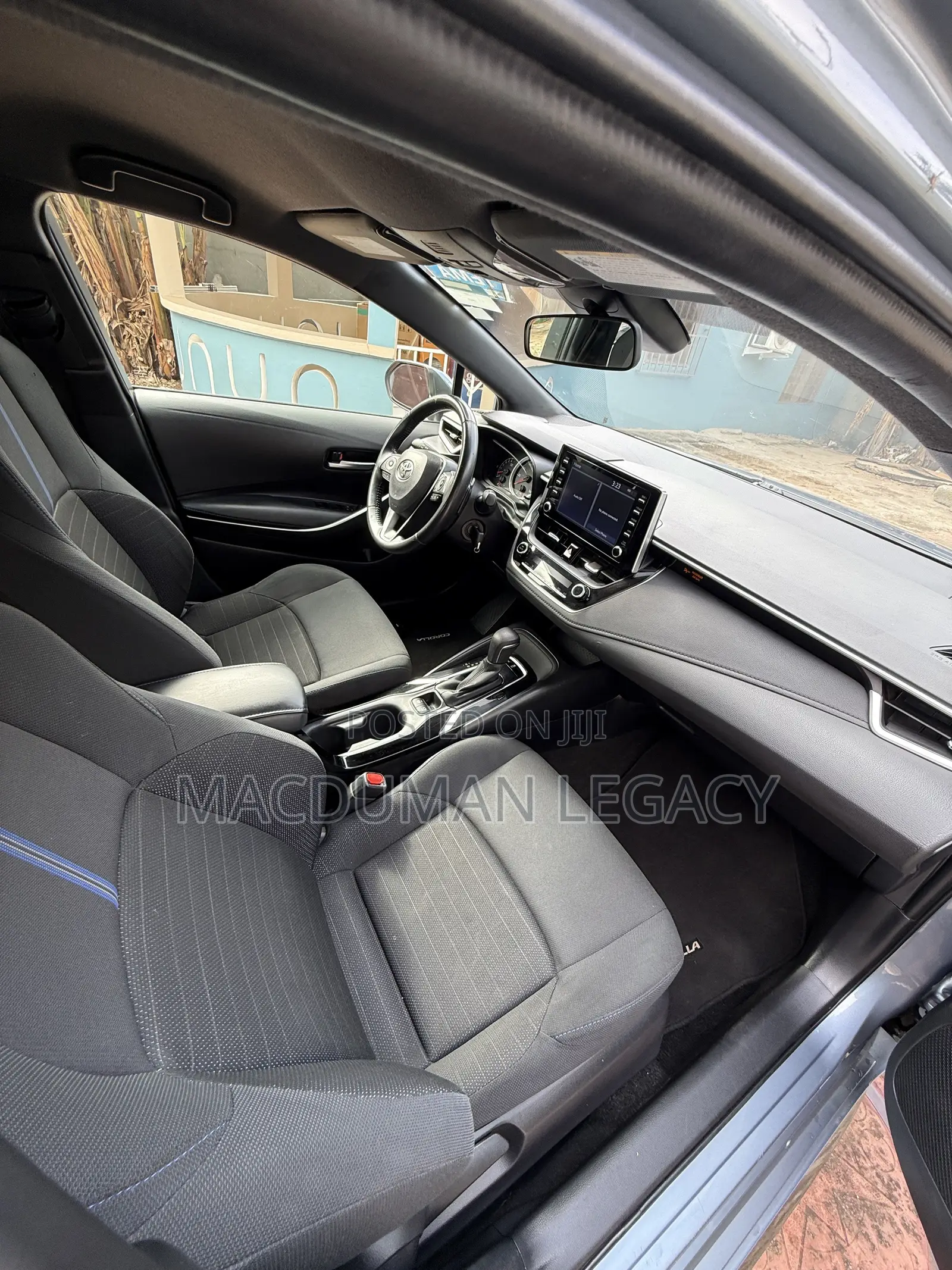 Toyota Corolla SE 2020 Blue