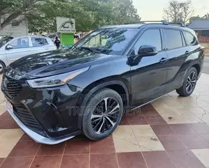 Toyota Highlander XSE AWD 2023 Black