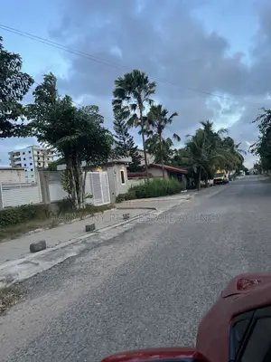 Land Forsale- Kokomlemle