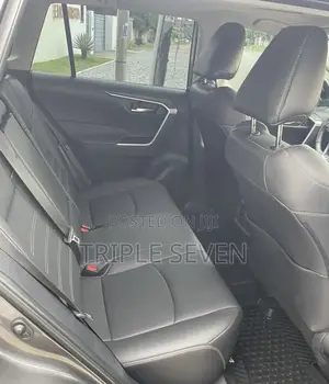 Toyota RAV4 XLE Premium 2025 Gray