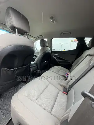 Hyundai Santa Fe SE AWD 2017 White