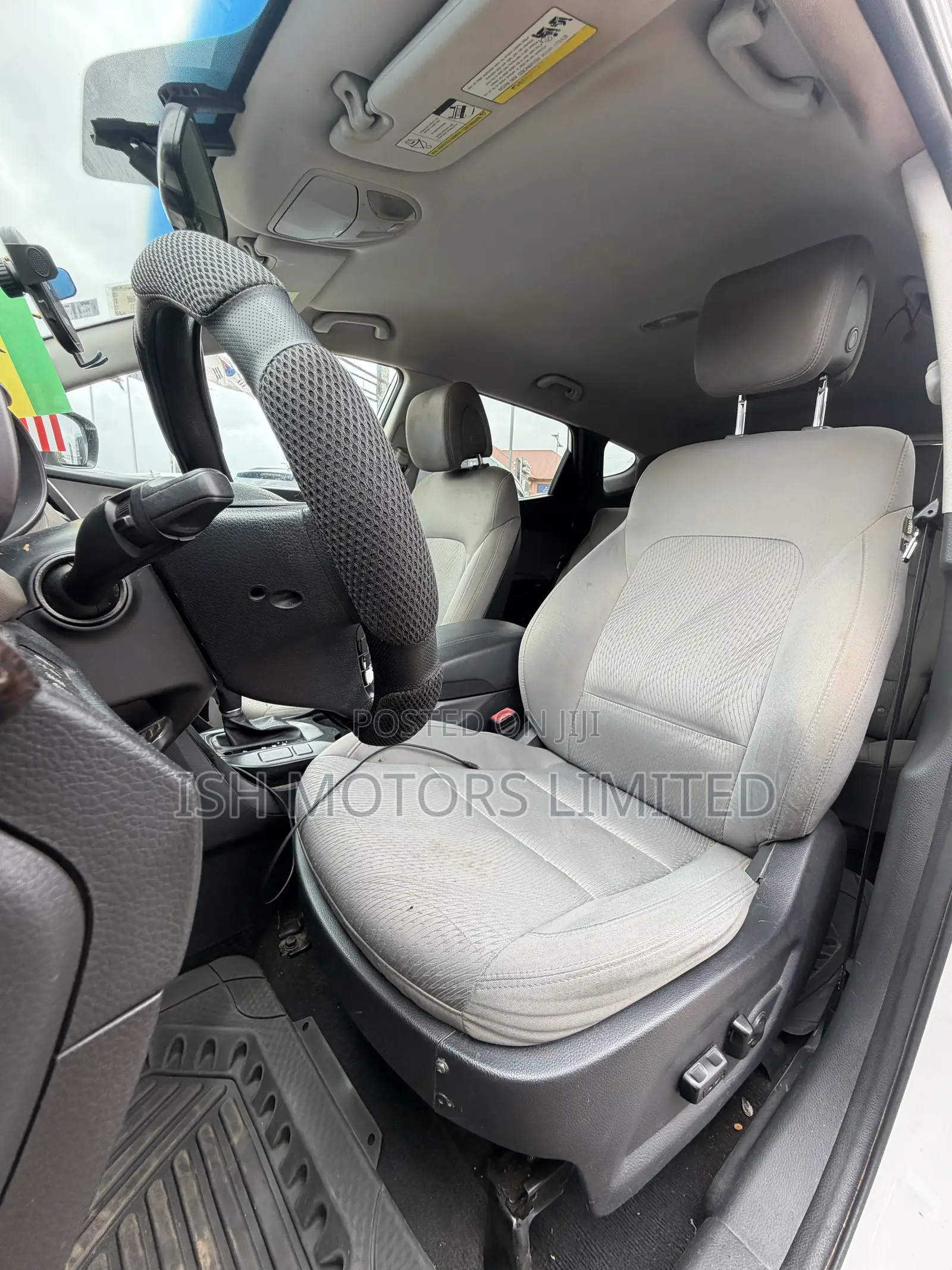 Hyundai Santa Fe SE AWD 2017 White