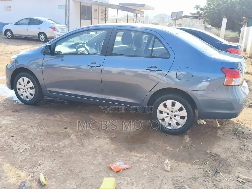 Toyota Yaris 2012 Blue