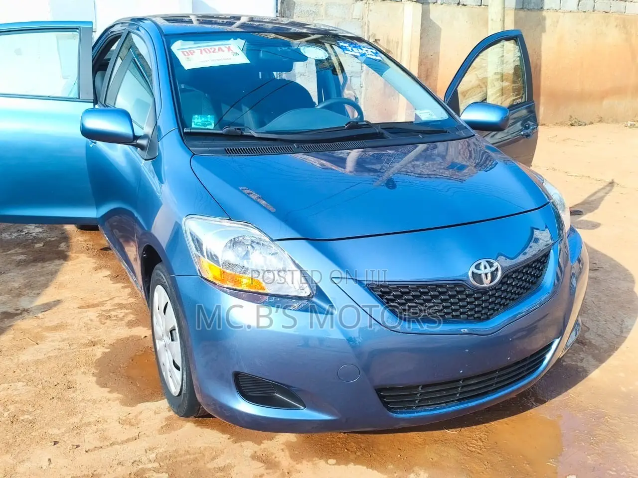 Toyota Yaris 2012 Blue