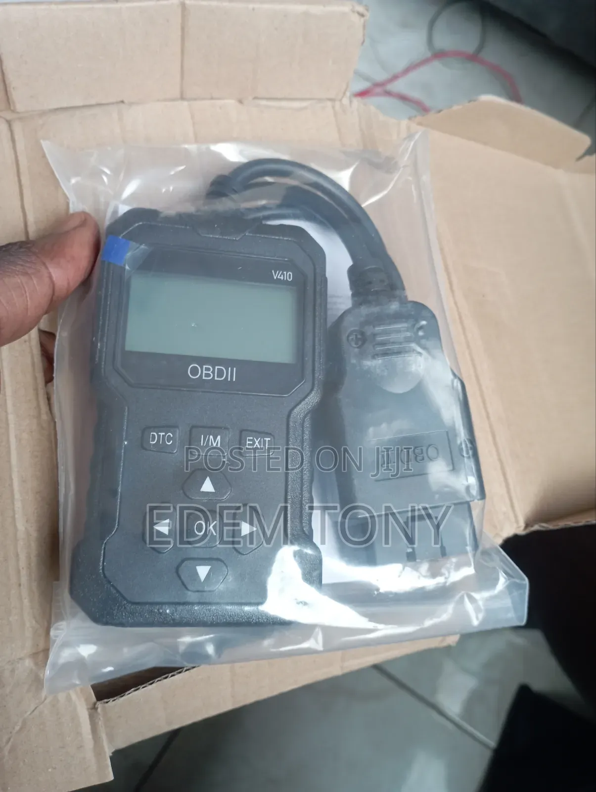V410 OBDII Car Engine Fault Diagnostic Tool and Code Reader