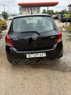 Toyota Vitz 1.0 FWD 3dr 2010 Black