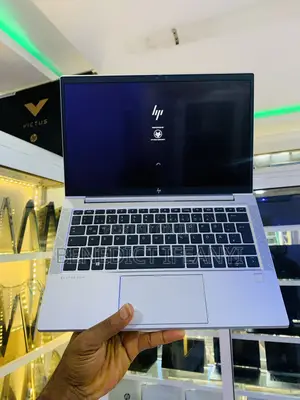 Laptop HP EliteBook 830 G8 8GB Intel Core i5 SSD 256GB