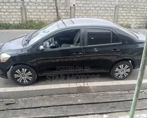 Toyota Yaris 2010 Black