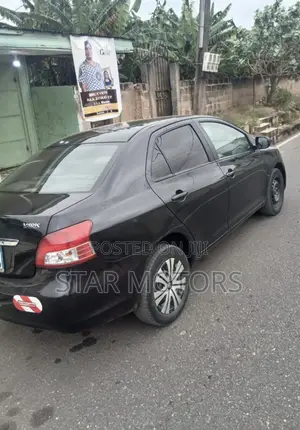 Toyota Yaris 2010 Black