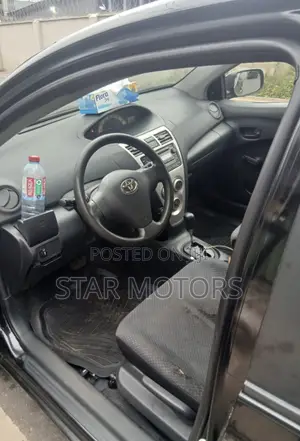 Toyota Yaris 2010 Black