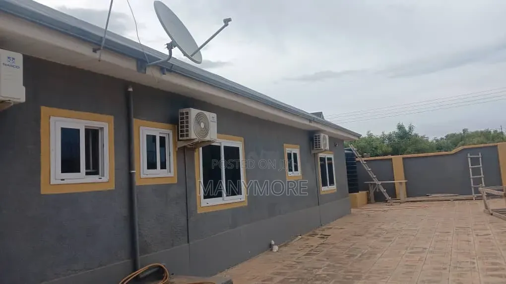 Furnished 4bdrm House in Adom City, Community 25 for sale