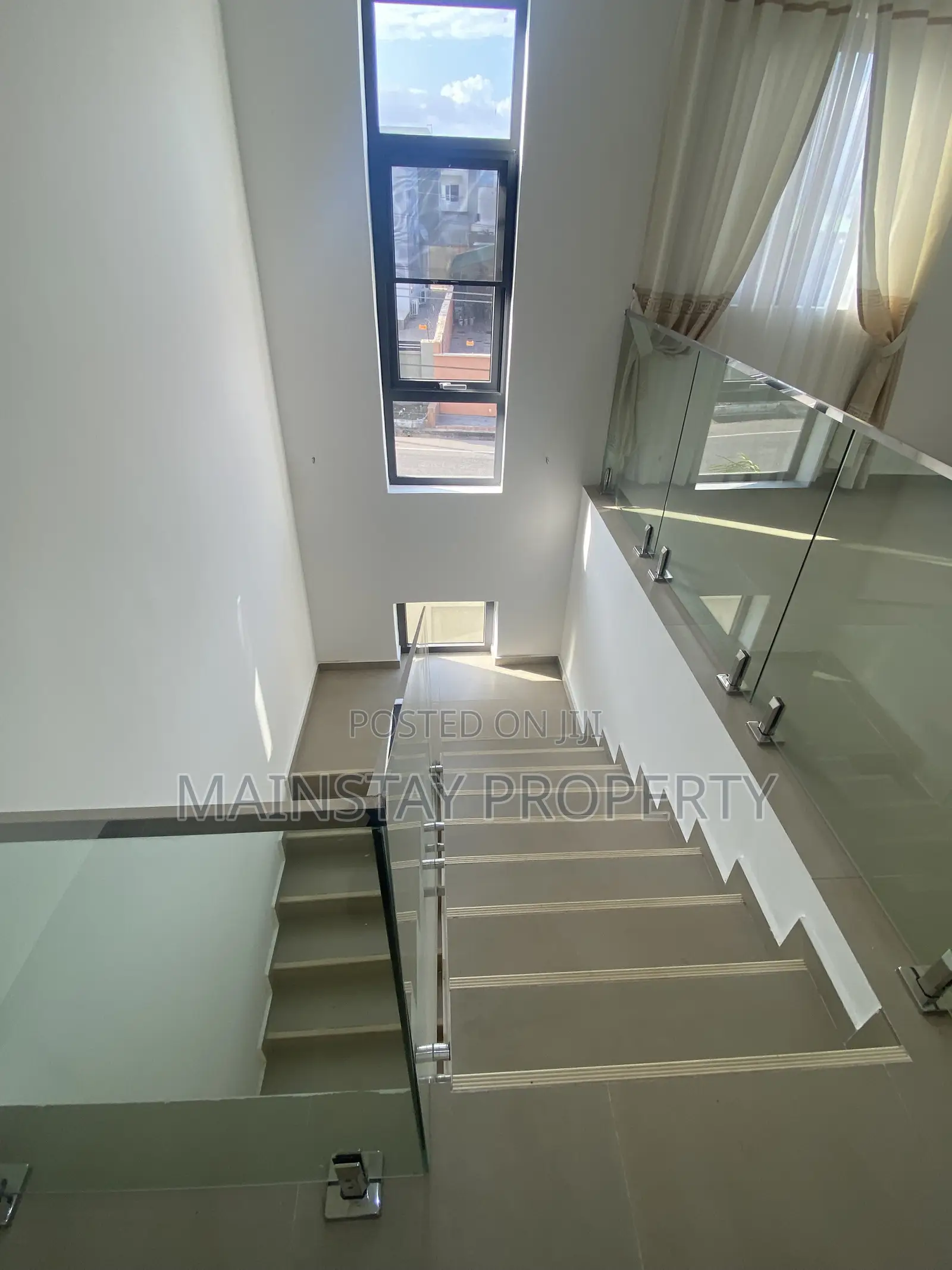 Furnished 4bdrm Townhouse / Terrace in Mainstay Estates, East Legon