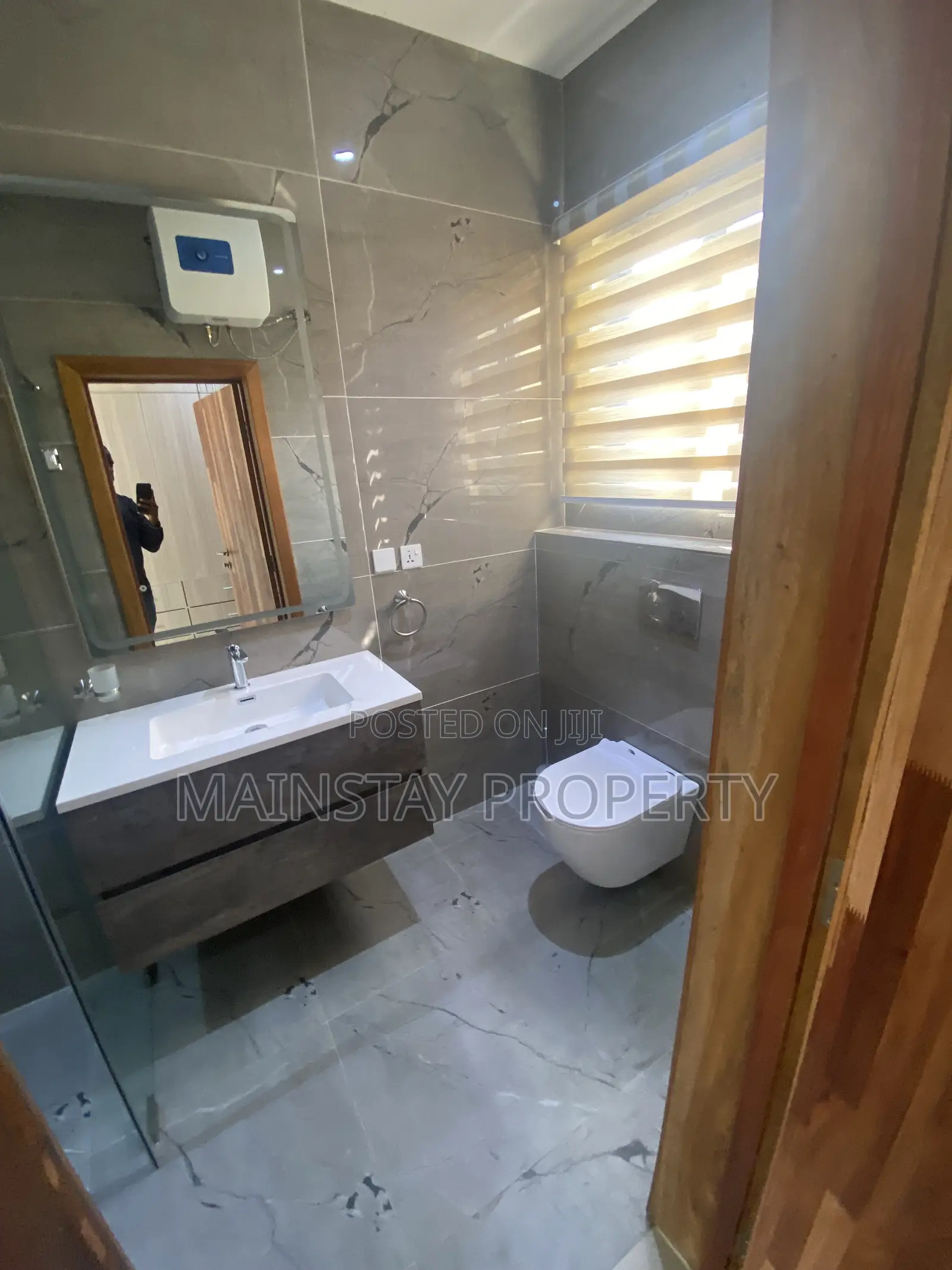 Furnished 4bdrm Townhouse / Terrace in Mainstay Estates, East Legon
