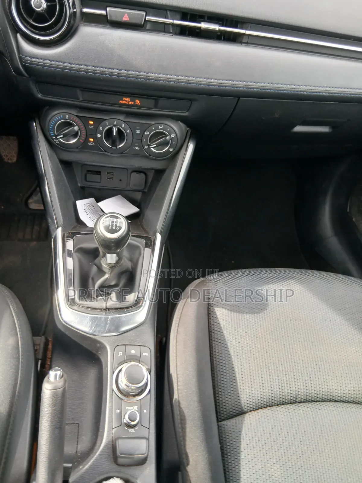 Toyota Yaris 2017 Blue