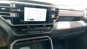 Toyota Tundra 2024 White