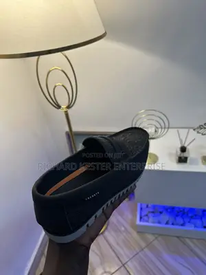 Locaste Loafers