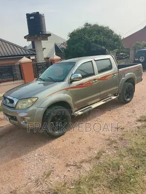 Toyota Hilux 2008 Gray