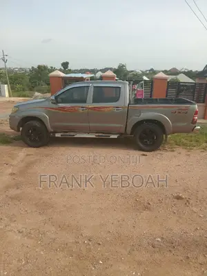 Toyota Hilux 2008 Gray