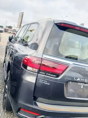 New Toyota Land Cruiser LC300 2025 Gray
