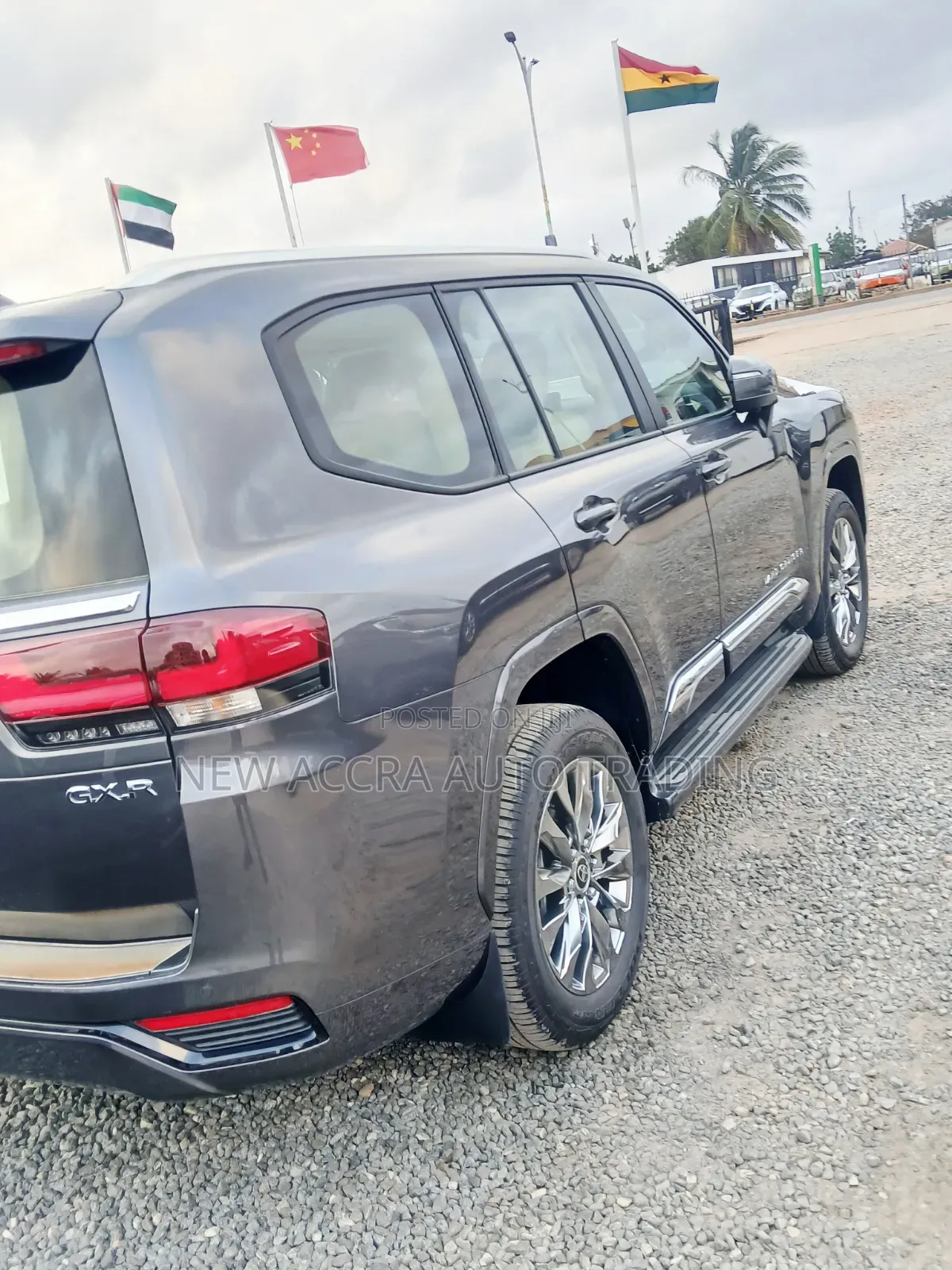 New Toyota Land Cruiser LC300 2025 Gray