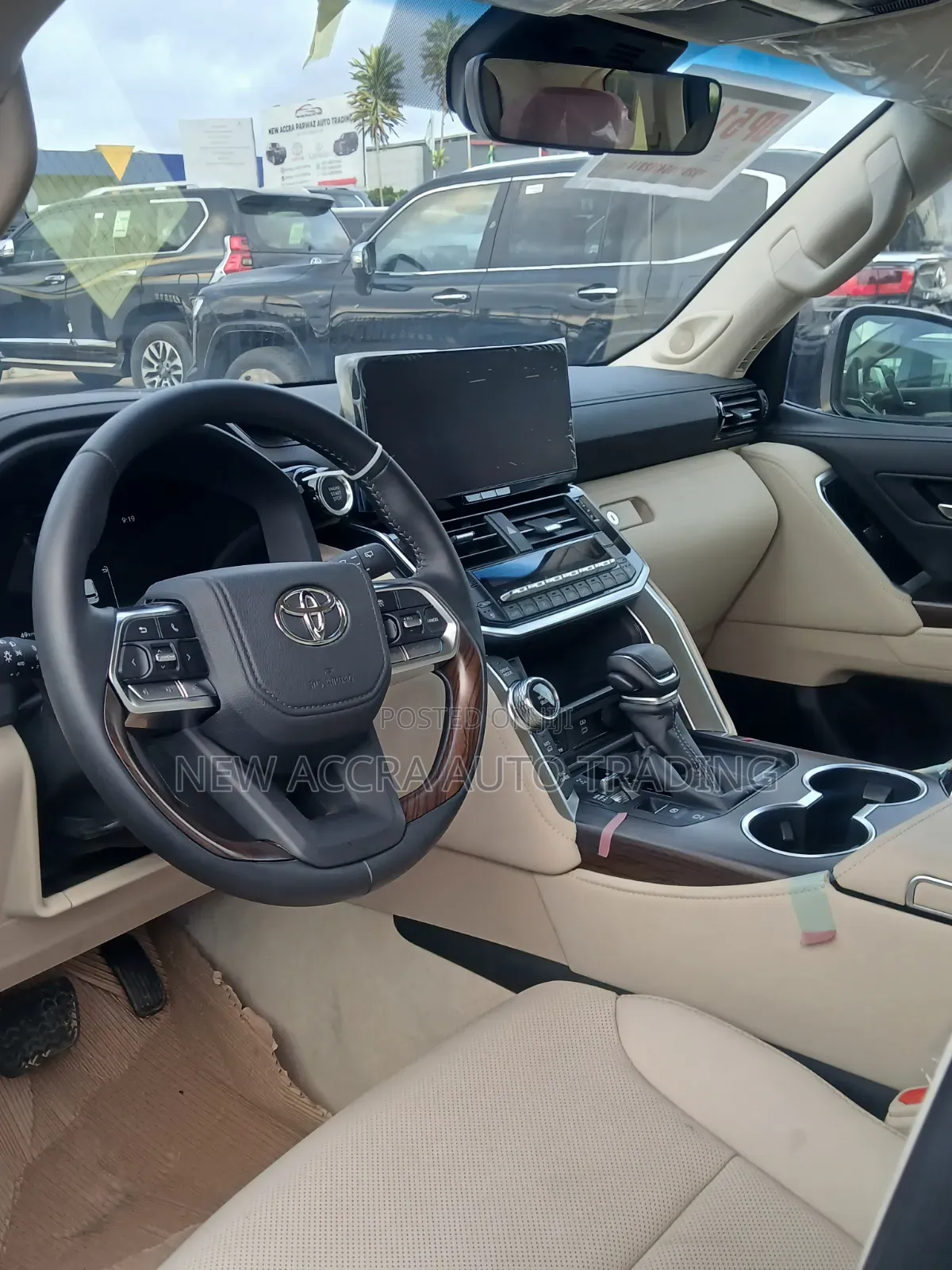 New Toyota Land Cruiser LC300 2025 Gray