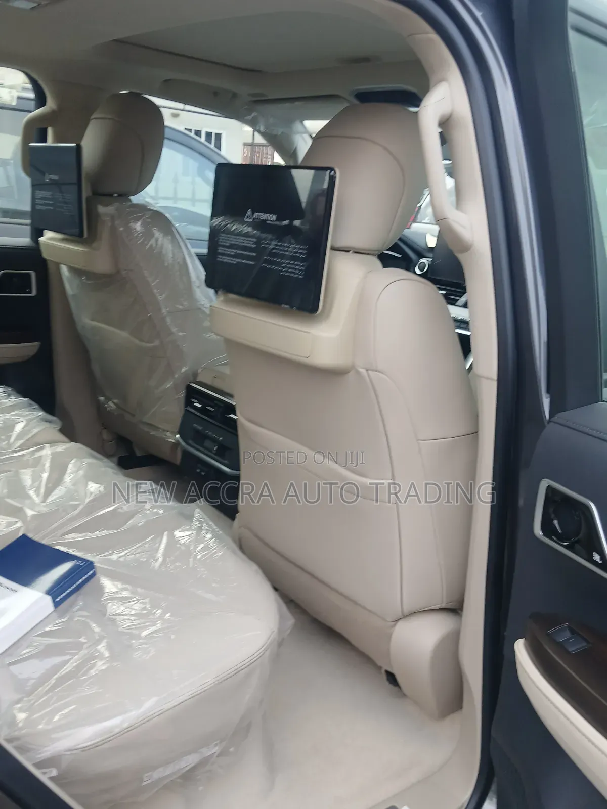 New Toyota Land Cruiser LC300 2025 Gray