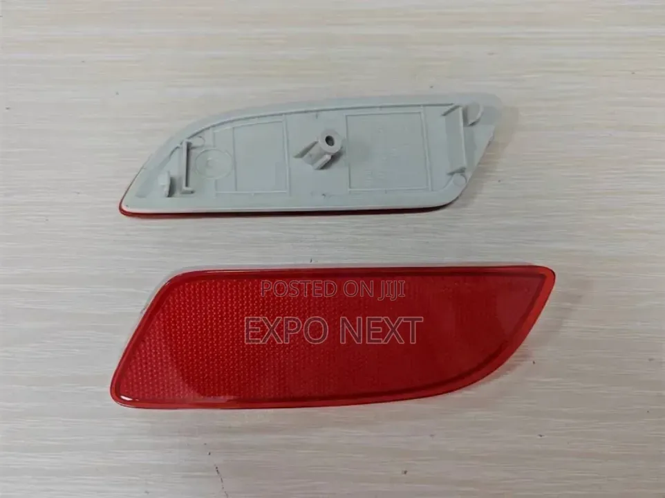 Toyota Corolla Cross 2022-2023 Rear Bumper Reflector
