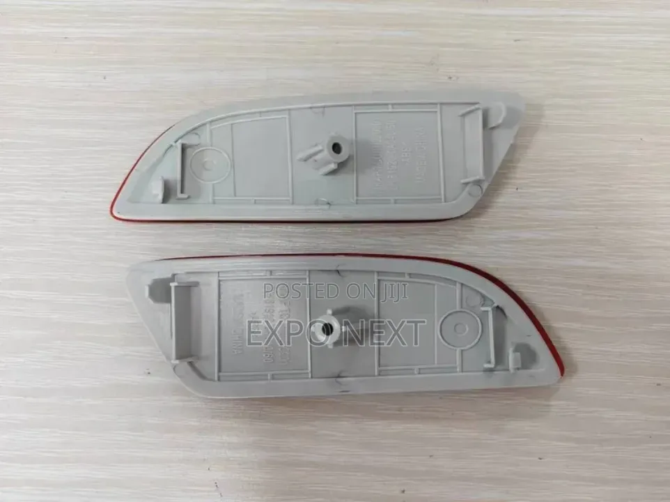 Toyota Corolla Cross 2022-2023 Rear Bumper Reflector
