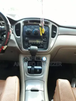Toyota Highlander V6 FWD 2004 Gold