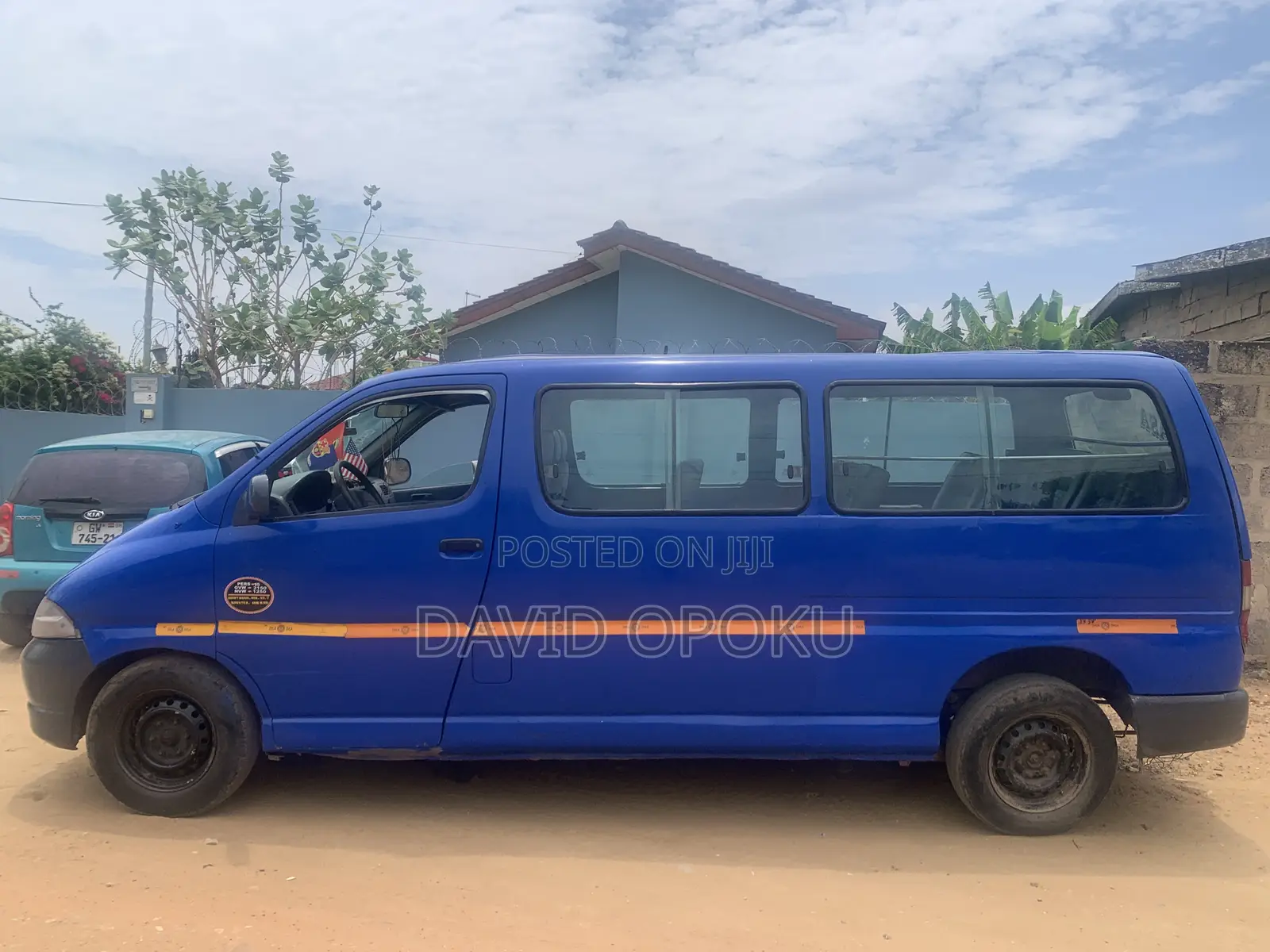 Toyota HiAce 2004 Blue